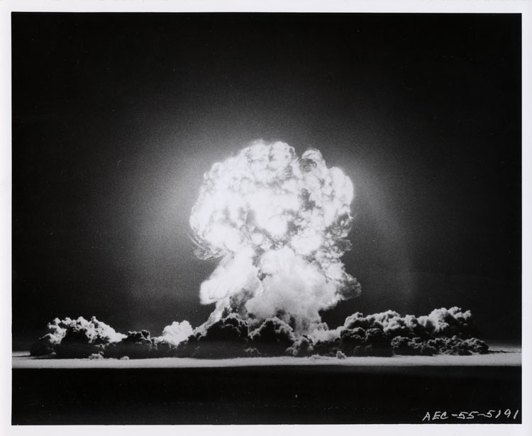 Mushroom cloud of Shot Bee, 6th nuclear test of Operation Teapot, 152-metre tower detonation, Area 7, Yucca Flat, Nevada Test Site, 22 March 1955. LASL XW-25 DT gas-boosted fission warhead, 8 kt. Joint Office of Test Information. AEC-55-5191.