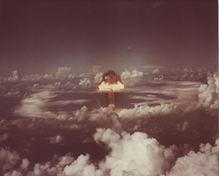 Shot King, Operation Ivy — B-36 air-dropped airburst at about 450 metres, Runit Island ("Yvonne"), Enewetak Atoll, Marshall Islands, 16 November 1952 (local); yield 500 kilotonnes.