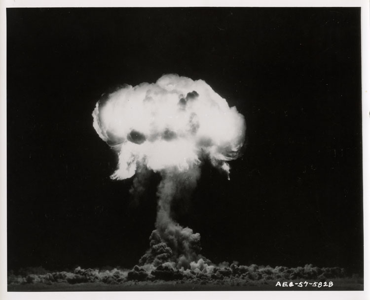 Mushroom cloud of Shot Franklin Prime, Operation Plumbbob, balloon detonation at 750 feet, Yucca Flat, Nevada Test Site, 30 August 1957. XW-30 warhead development test, 4.7 kt. Lookout Mountain Laboratory, USAF. AEC-57-5828.